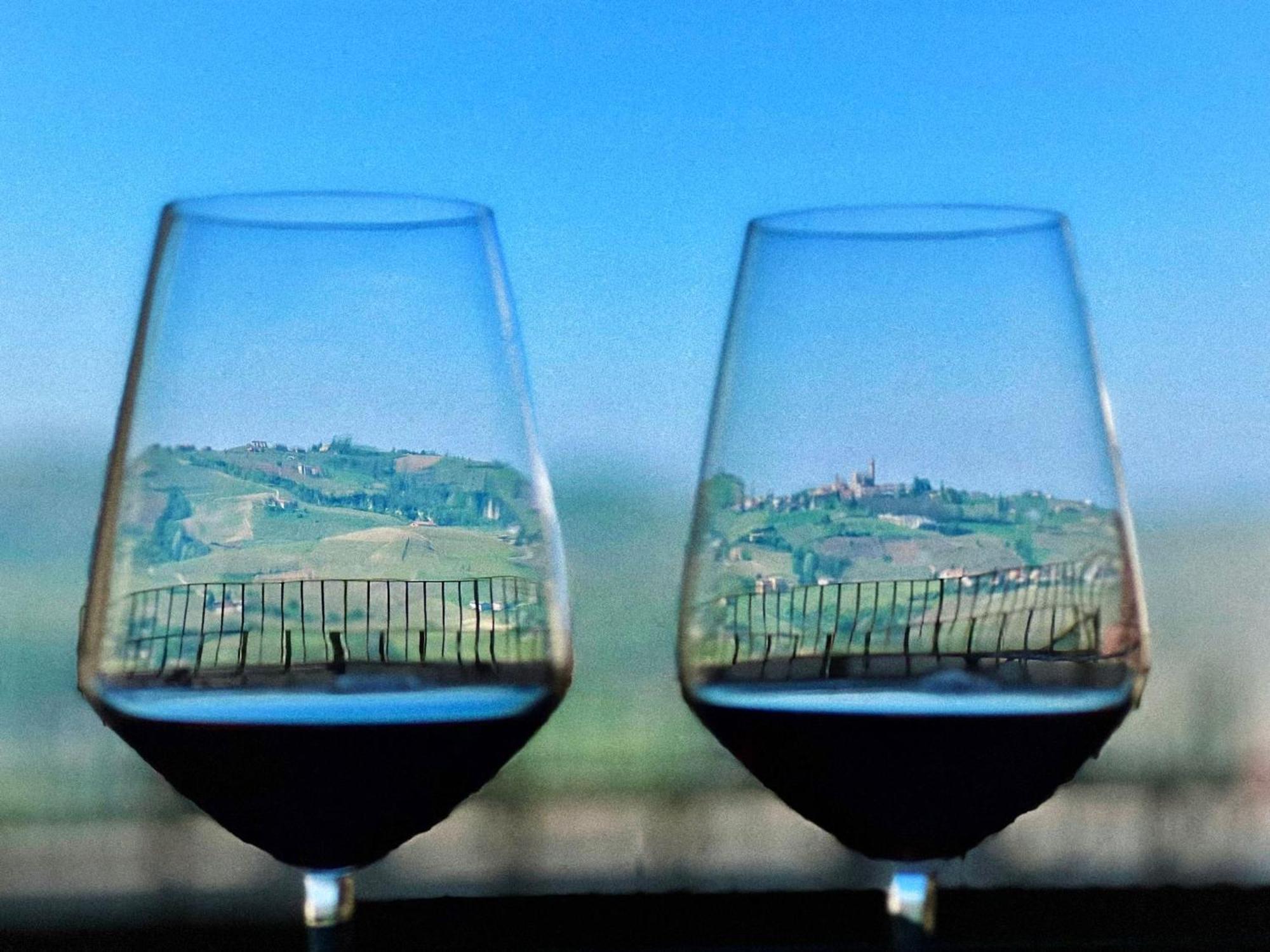 Calosso Wine View Escape Esterno foto